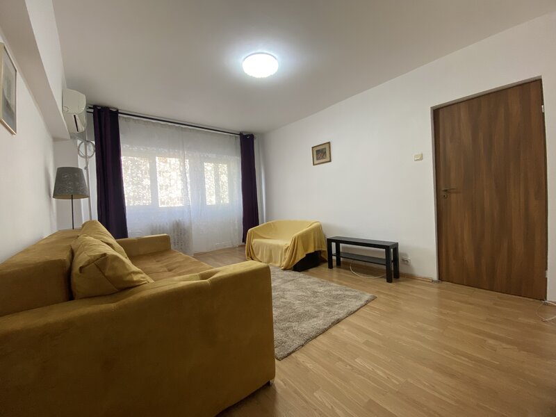 Titulescu, Ana Pan, curat, renovat, liber.